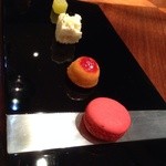 ラ・ロカンダ - 2015年8月　シェフズテーブルにて、東京の“セララバード”のお料理を頂きました♪[夏野菜]トマト・赤ピーマン・コーン・オリーブオイル