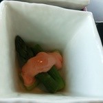 くろとん - アスパラの腐豆腐ソースかけ