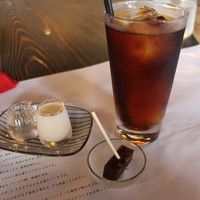 灯りの食邸 コカジヤ - アイスコーヒーと羊羹