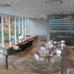 茶房　わらび野 - こちらでラウンジへの案内を待ちます。