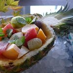 茶房　わらび野 - 旬のフルーツがいっぱい。
      
      オレンジ、キウイ、マスカット、パイナップル、その他少々・・・ 