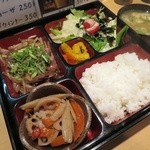 鉄板居酒屋OHANA - 牛ロースのスタミナ炒め定食