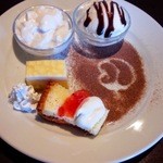 BOND CAFE - 