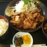 丹吾亭 - しょうが焼き定食・750円。