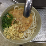 うどん さか枝 - 最近、こういう出汁の入れ方、少なくなりました