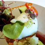 ルカンケ - 温かい燻製したカジキマグロのサラダニソワーズ　赤ピーマンのクーリ