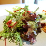 ルカンケ - 温かい燻製したカジキマグロのサラダニソワーズ　赤ピーマンのクーリ