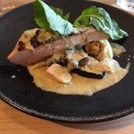 ワイエスシー スペースアンドカフェ ヨコハマ - 本日のランチ☆メインの鶏肉とお野菜のグリル:グリーンカレーソース