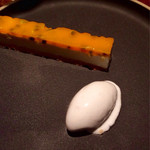 Restaurant OKADA - ［３回目］パッションフルーツのケーキ　アイスクリームミルク