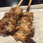 喰快 - やげんナンコツ350円（2本）