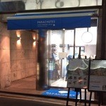 パラシューツ - 2015年8月12日。訪問