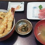 日替ランチ「海老天丼」（780円）