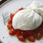 渋谷チーズスタンド - 中にクリームが入ったブッラータ