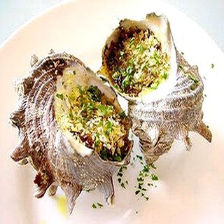 Grilled turban shell with garlic butter