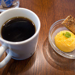 BREAD＆DISHES　MUGINOKI - ホットコーヒーとデザート。