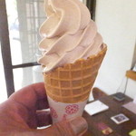 ８月限定　エクアドルチョコレート　キングワッフルコーン　４２０円　【　２０１５年８月　】