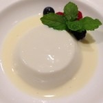 北島亭 - ココナッツブラマンジェ