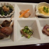 馳走や直 赤坂本店 - 前菜・・見た目もきれいな6品。