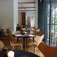 ラ・ボンヌターブル - スタイリッシュな店内