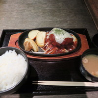 松阪牛WHAT'S 京都室町店 - 15食限定ハンバーグ　(900円　税込)ソースはチーズ