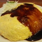 レストラン　サンサワ - 「オムライス大盛」横から更にデカイ！！　h27.8.12撮影