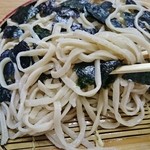 翁そば - 独特の平打麺がコシがある！