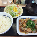 松屋 - 2015年8月、ガーリックチキン定食630円