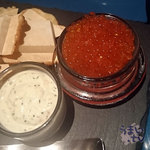 ブルーノート東京 - 静岡産　鱒の卵のカナッペ　1,425円（税サ込）