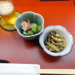 さかもと - イカキュウリ酢の物、シメジお浸し