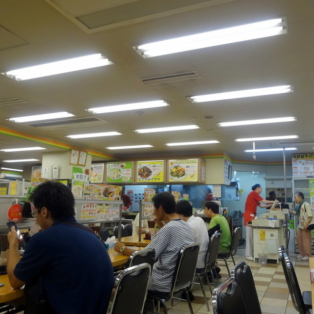 内観写真 ぎょうざの満洲 荻窪南店 荻窪 餃子 食べログ