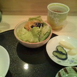 天ぷら ゆずや - セットのサラダとお漬物