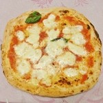 Pizzeria Di Matteo - 水牛マルゲリータ