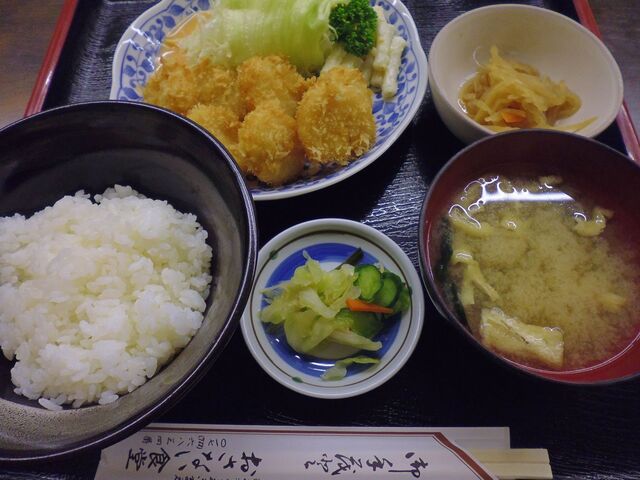 青森駅前のグルメ朝7時から新鮮活ホタテが食べれる「おさない食堂」居酒屋・宴会・ランチ・観光におすすめ・おいしいと口コミ人気>