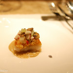 Jean-Georges Tokyo - 甘鯛の鱗焼き　ユリ根　ラデッシュとセサミのソース