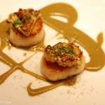 Jean-Georges Tokyo - 大粒ホタテとカリフラワー　ケッパーとレーズンエマルジョン