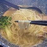 伍徳 - 鶏そば塩（750円）麺リフト