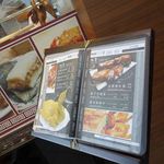 點好味　點心燒味專門店 - 近くにあったメニュー表を見ると料理が美味しそうだったので店内に入ってみる事にしました。