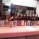 ずら～っと並んだ焼酎たち、圧巻です！！