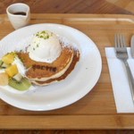 パン屋カフェ キャトル - キャトル特製パンケーキ　夏バージョン
