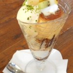 パン屋カフェ キャトル - キャトル特製プリンパフェ　夏バージョン