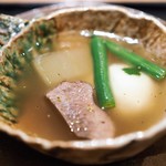 虎白 - 煮物　牛タン　胡麻豆腐　冬瓜
      