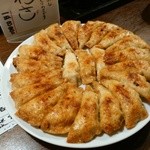 餃子酒家 照井 - 照井の円盤餃子