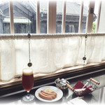 アートカフェ エレバート - 蔵屋敷を眺めながら紅赤を堪能