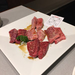 肉匠 紋次郎 - 