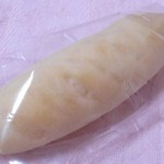 パン屋カフェ キャトル - ベーカリーコーナー：練乳バタークリーム