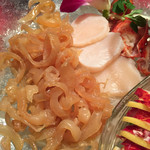 中国料理 陽明殿 - フカヒレの下にクラゲが現れました。