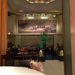 中国料理 陽明殿 - 個室から店内フロアを撮影