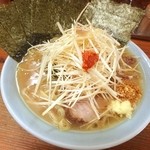 山賊 - 山賊ラーメンにネギチャ！