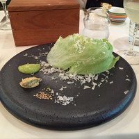 イル ギオットーネ 京都本店 - 前菜。レタスの中にたしか豚肉が入っていた。
