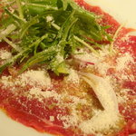 びすとろ UOKIN - 2010/05　和牛もも肉カルパッチョ　アンチョビケッパー(５８０円)。